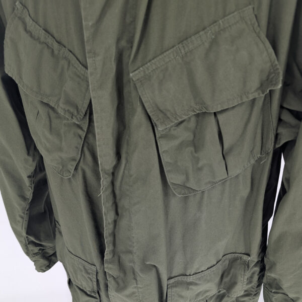 Unissued 1967 Wind Resistant Poplin Jungle Jacket in Size Large Regular - Image 4
