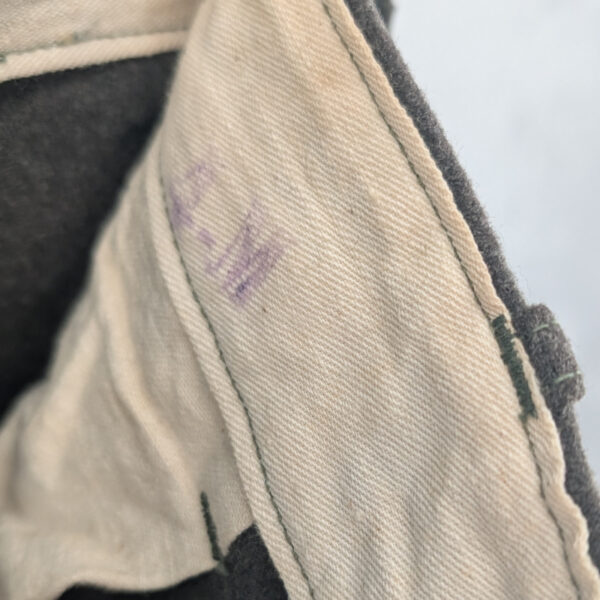 WWII USMC Dress Uniform with Trousers Fleet Marine Force Pacific Artillery - Named - Image 18