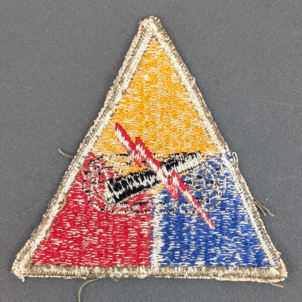 WWII US Army Unassigned Armored Corps Patch - Image 2